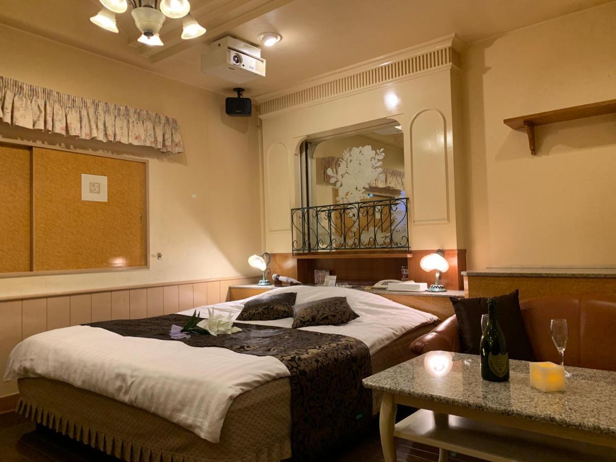 Love hotel Chocola (adults Only) Gose